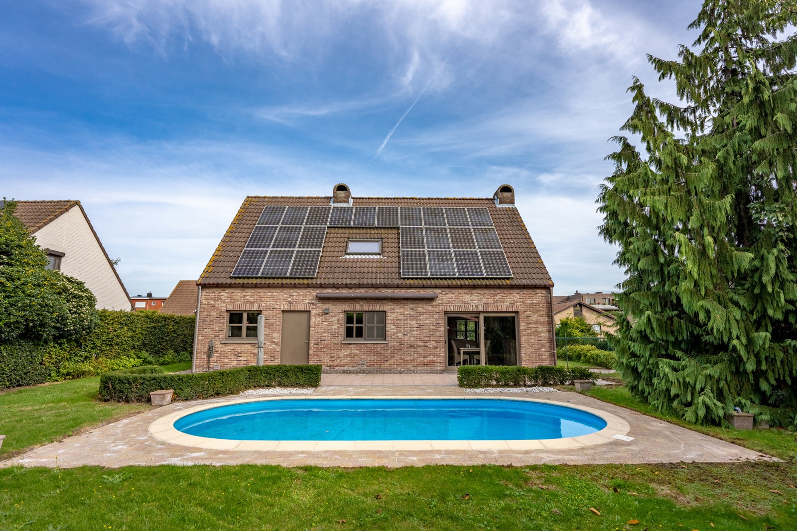 Uiterst rustig gelegen, energiezuinige villa met zwembad!  17