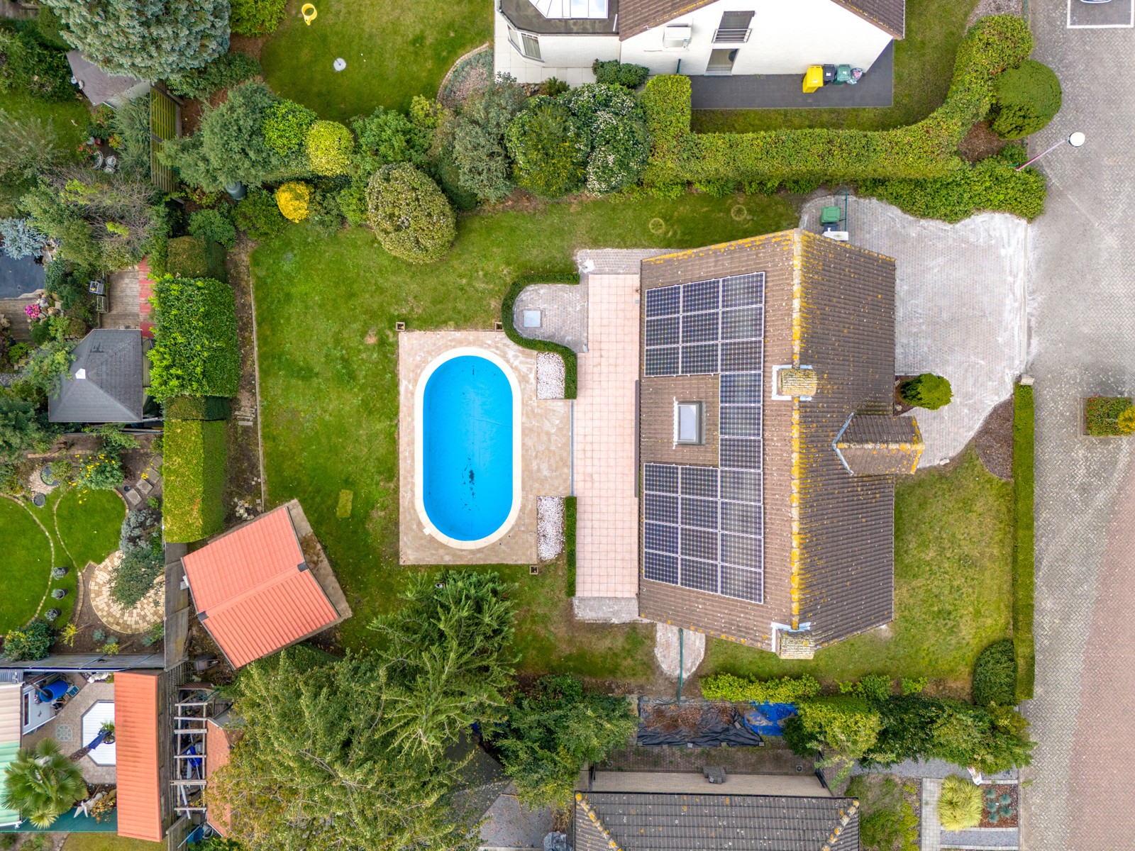 Uiterst rustig gelegen, energiezuinige villa met zwembad!  19