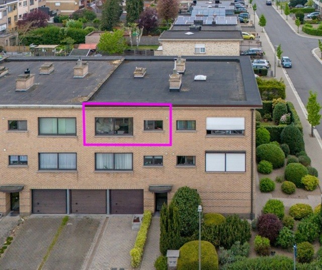 Verzorgd appartement op de 2e verdieping, met terras en garage!