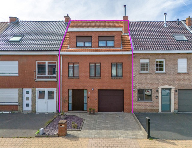 Bel-etagewoning met 3 slaapkamers in doodlopende straat!