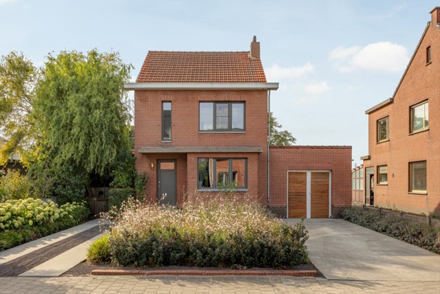Woning met 2 slpk, 2badk én een zuidgerichte tuin