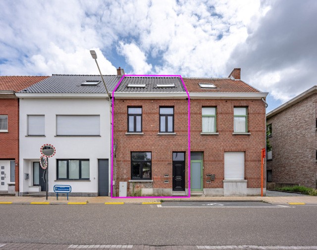 Ruwbouwwoning met 3 slaapkamers nabij het centrum van Kapellen