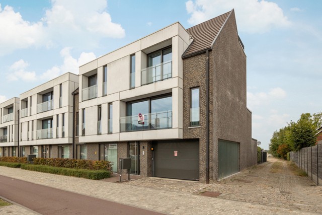 Recent appartement (2017) met 2 slpk, ruim terras en lift