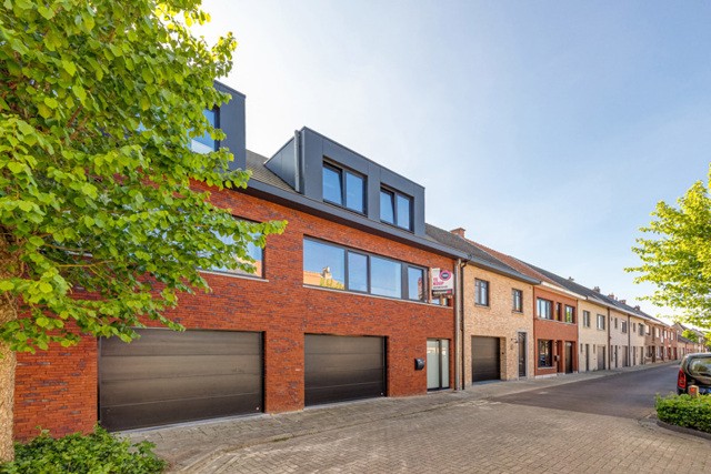 Recente woning met 4 slaapkamers, garage en zuid-west tuin