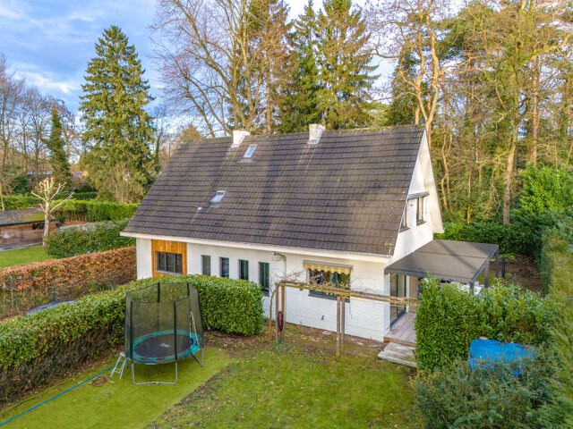 Instapklare open bebouwing met 4 slaapkamers en 2 badkamers in het gezellige Heide-Kalmthout