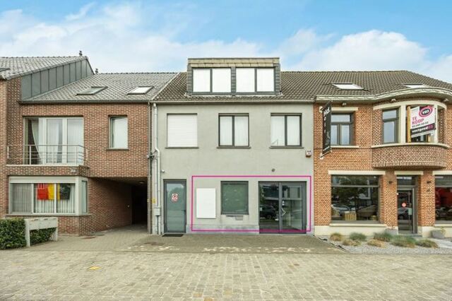 Kantoor/winkelruimte met tuintje