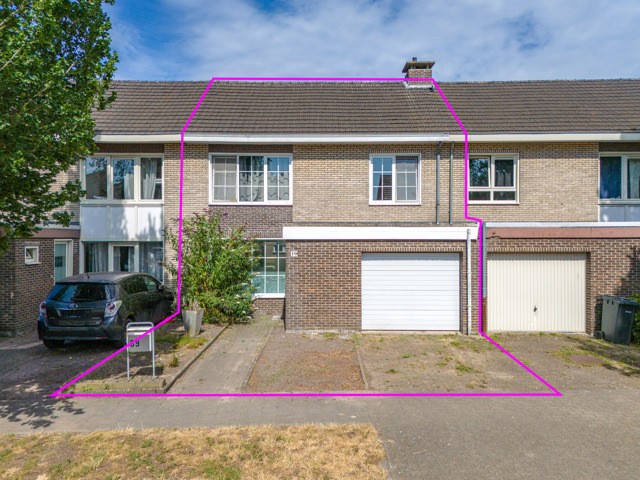 Eengezinswoning met tuin , 3 slaapkamers, inpandige garage gelegen in kindvriendelijke woonwijk!