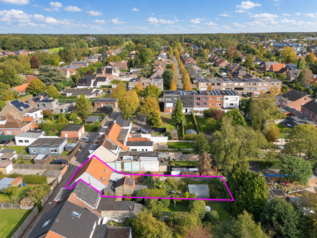 Te renoveren woning met diepe tuin in Kapellen