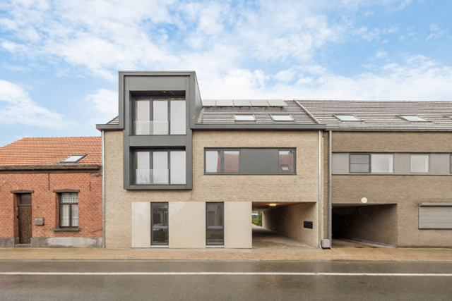 NIEUW appartement op de eerste verdieping met terras 