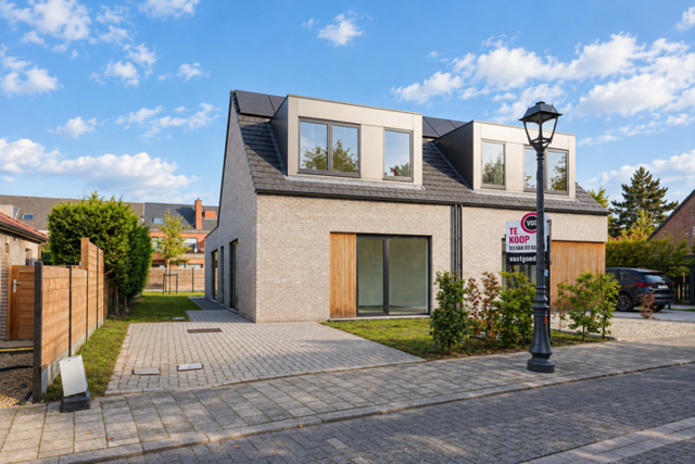 Halfopen nieuwbouwwoning met 3 slaapkamers!