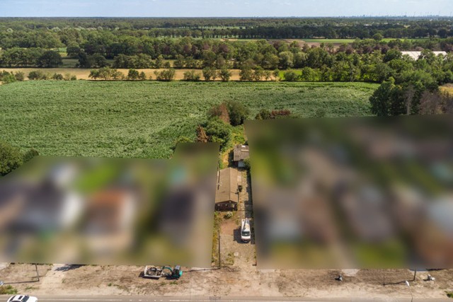Bouwgrond – 885 m² – Open bebouwing met aansluitende garage